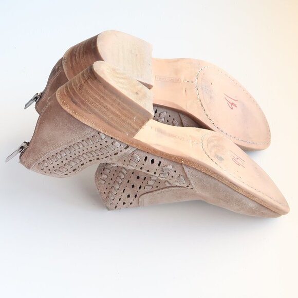 Vince Camuto Taupe Suede Leather Bock Heel Bohemian Ankle Boots Booties Size 8.5 - Picture 13 of 16